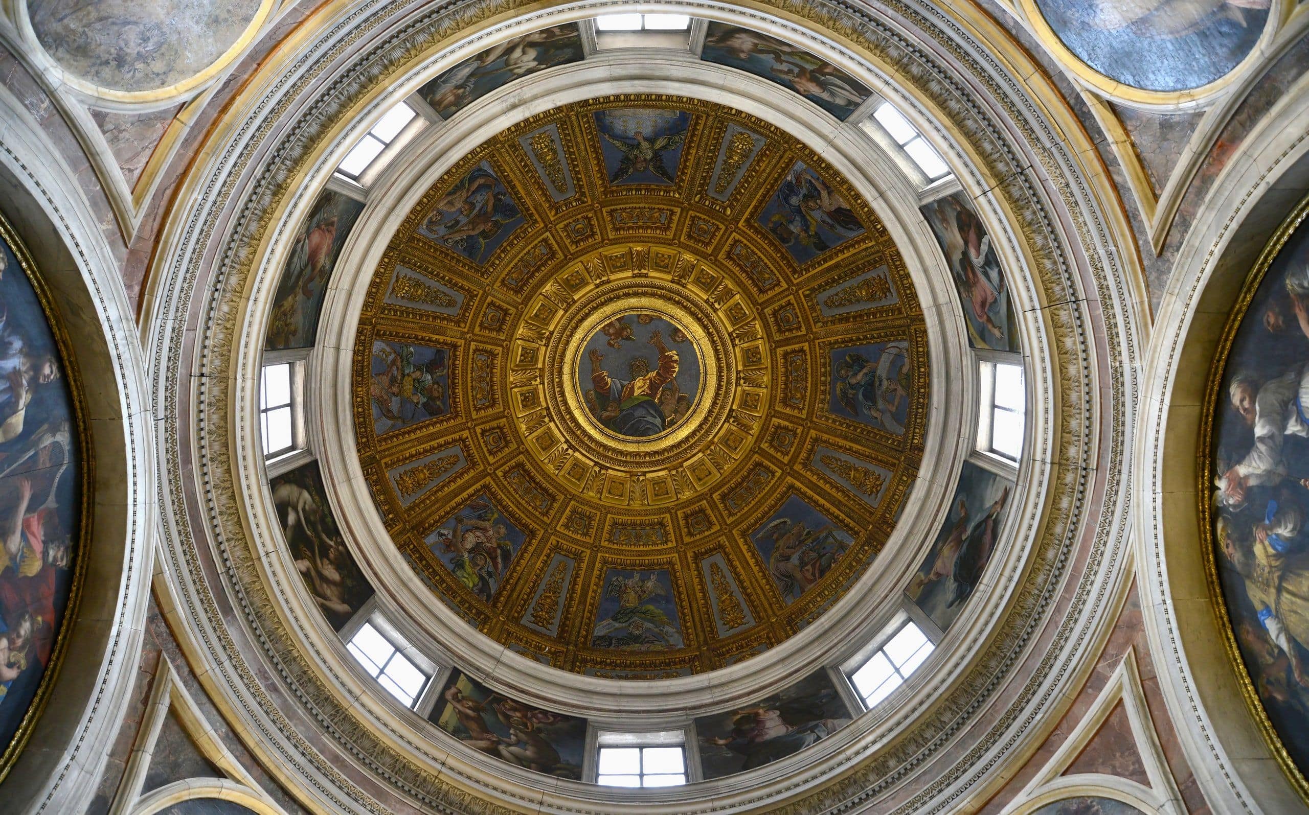 La coupole à mosaïques de la chapelle Chigi, à Santa Maria del Popolo.