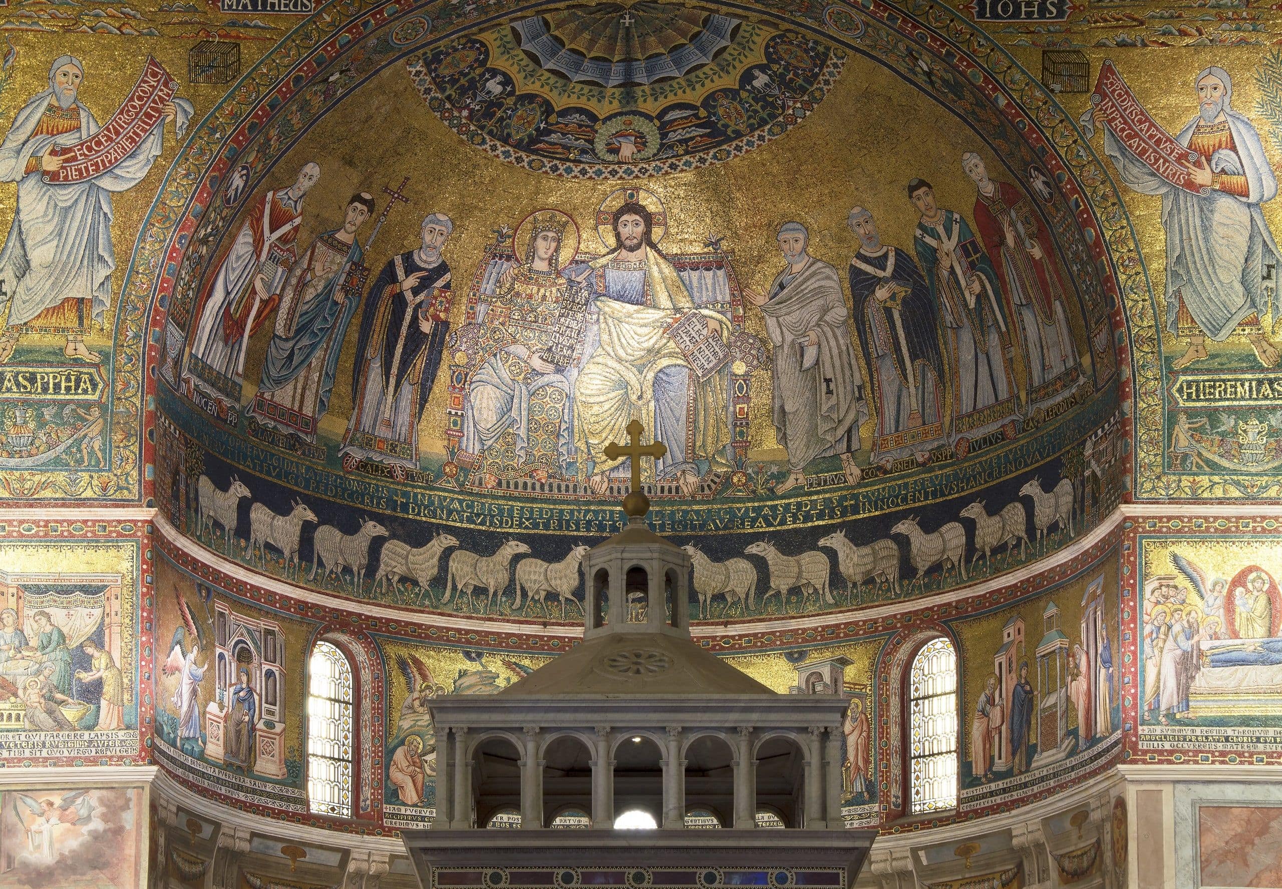 La mosaïque d'abside dorée de Santa Maria in Trastevere, le Christ et la Vierge trônant.