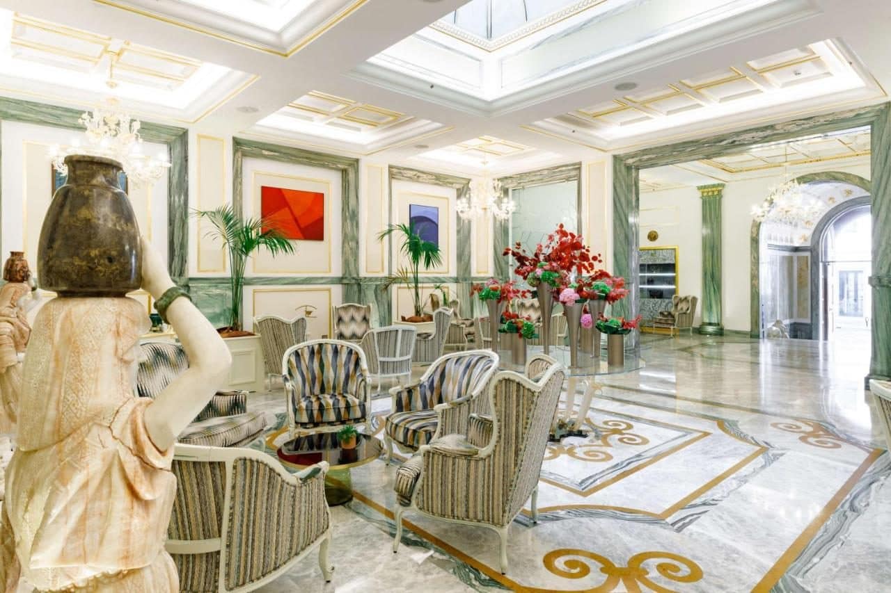 Le hall et ses marbres. © Aleph Rome Hotel, Curio Collection by Hilton