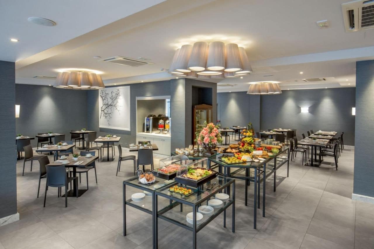 La salle du petit-déjeuner. © Hotel American Palace Eur