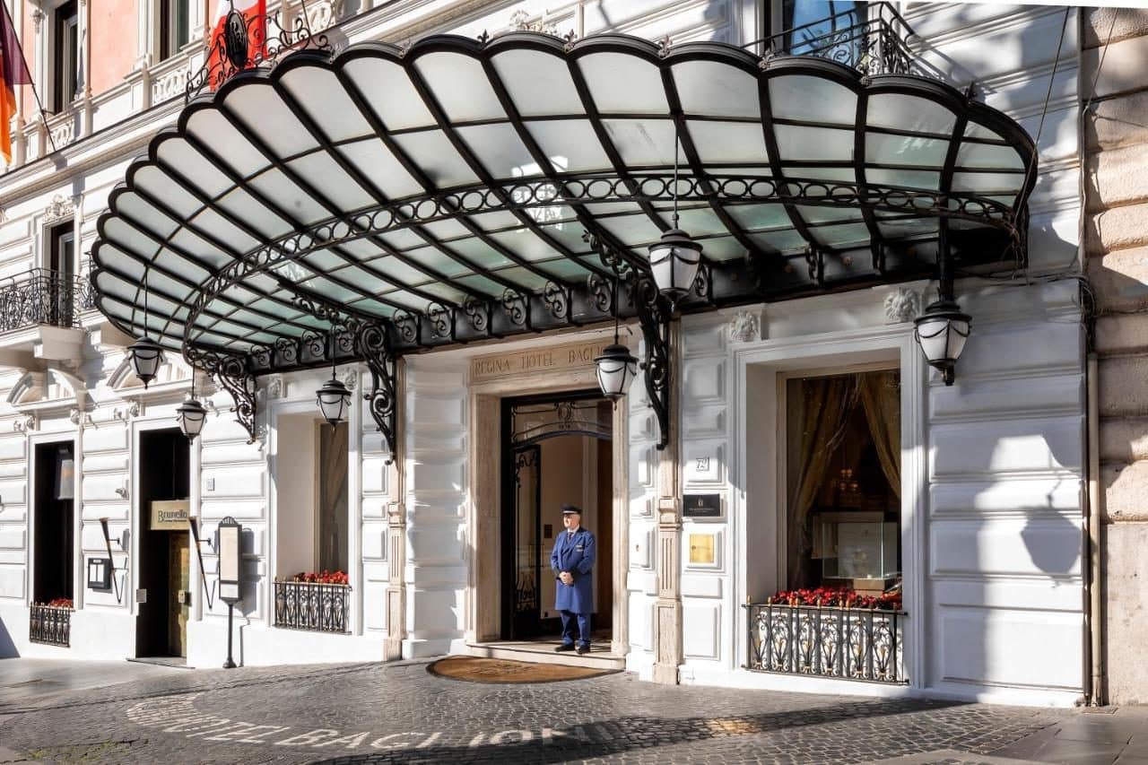 L'entrée sous la marquise. © Baglioni Hotel Regina