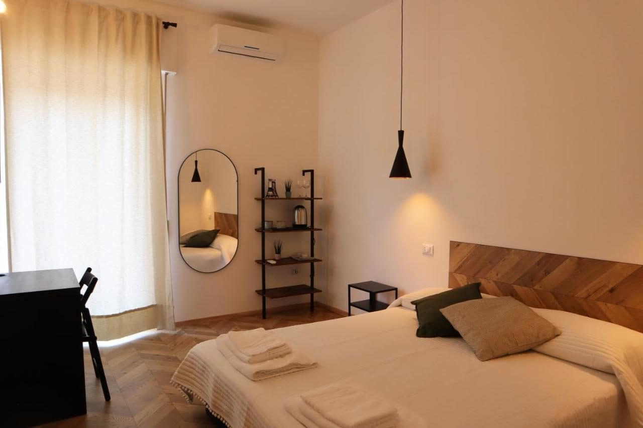 Une chambre, coin bureau. © B&B Casa Valentina