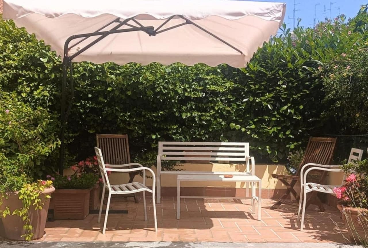 La terrasse du jardin. © Cottage San Giovanni