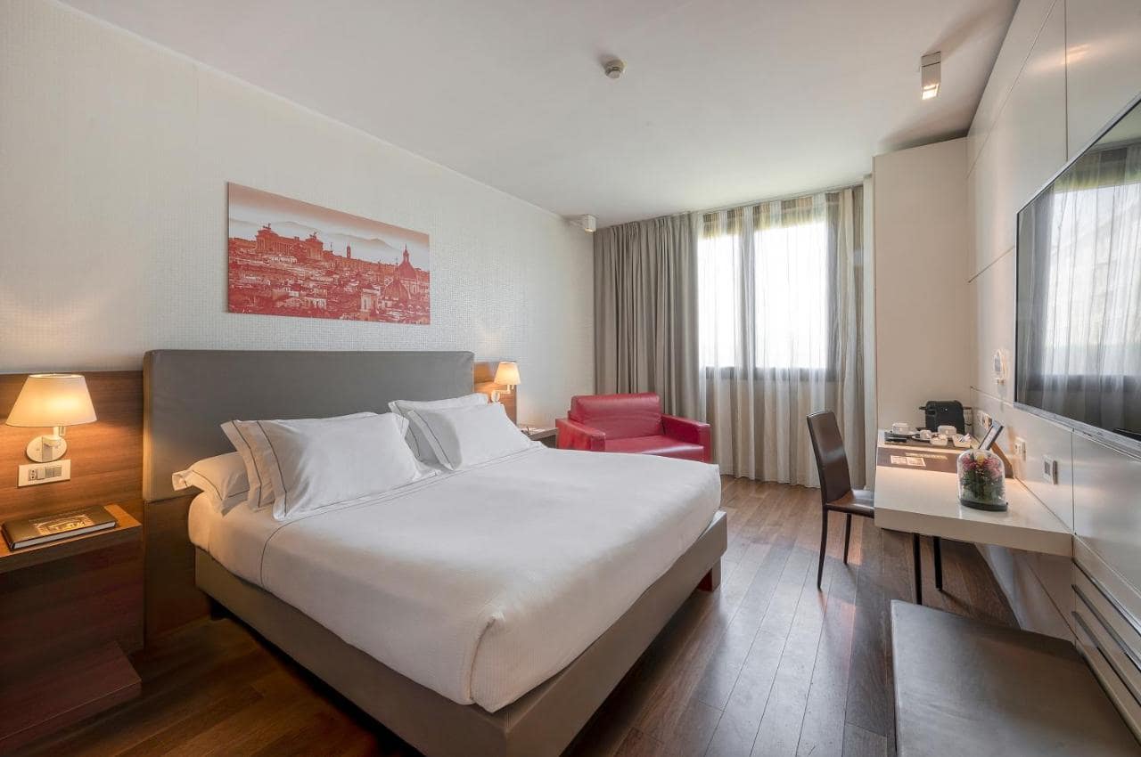 Une chambre, moderne et fonctionnelle. © H10 Roma Città
