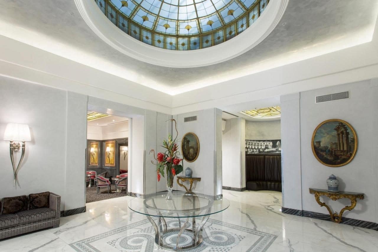 La verrière Liberty du hall. © Hotel Artemide