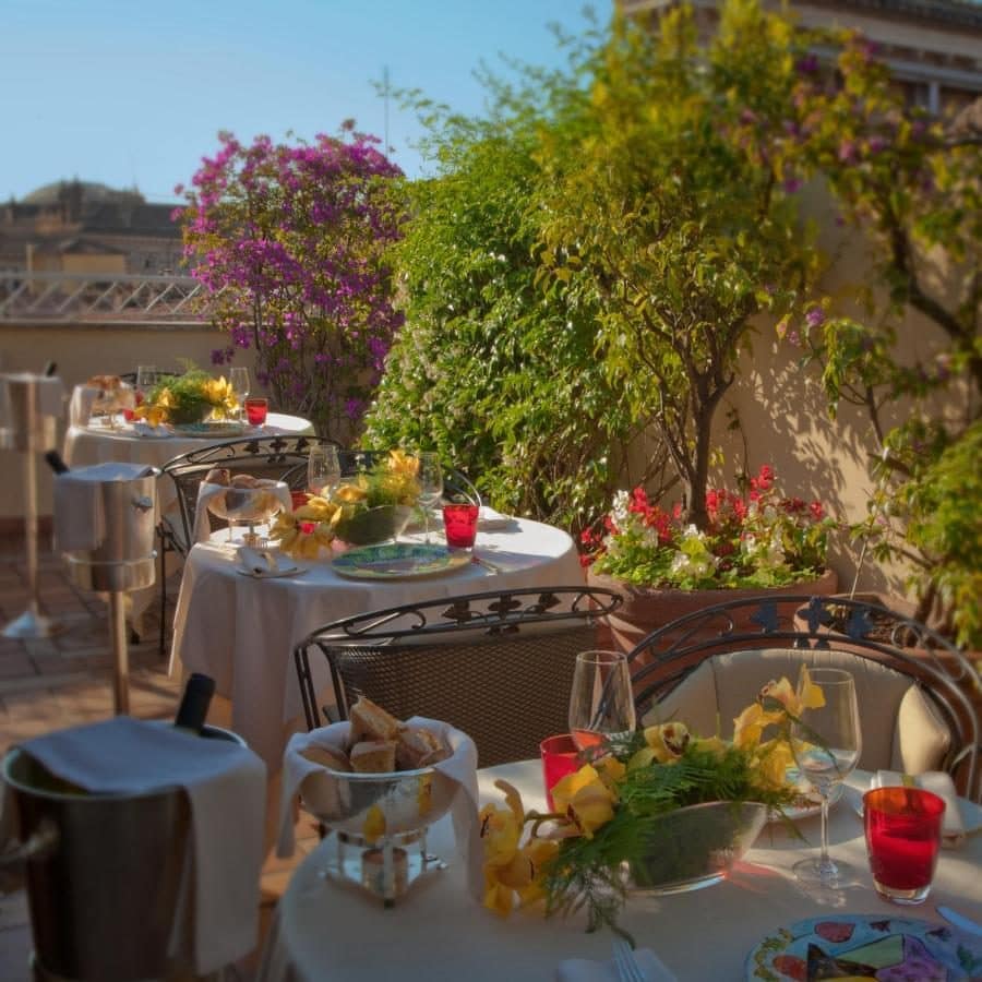 La terrasse et son coin repas. © Hotel Raphaël