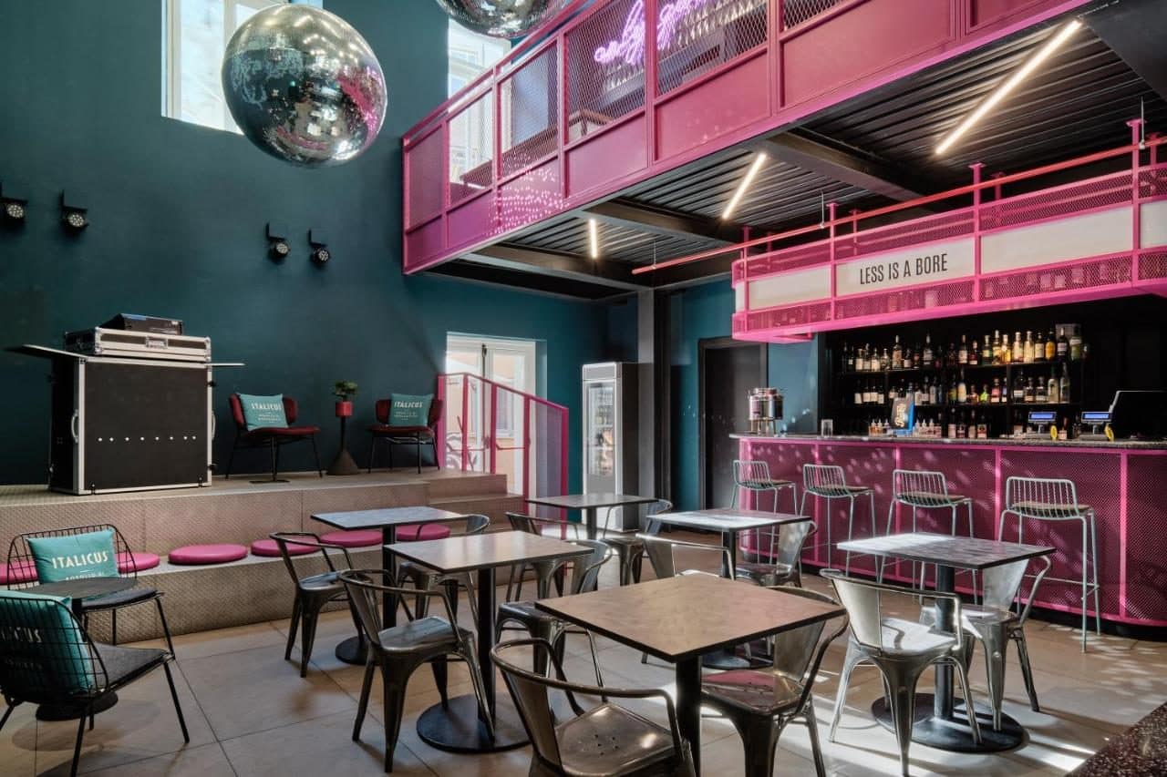 Le bar et l'espace commun. © JO&JOE ROMA