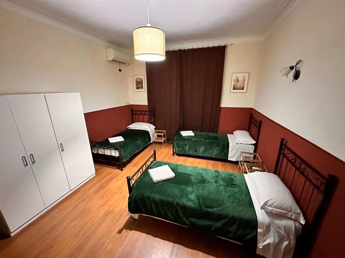 Une chambre à lits jumeaux. © pardis dormitory