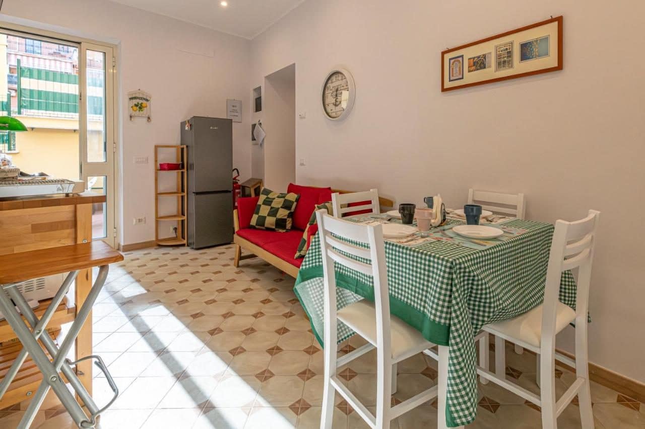 Le séjour et le coin repas. © San Peter's Country House