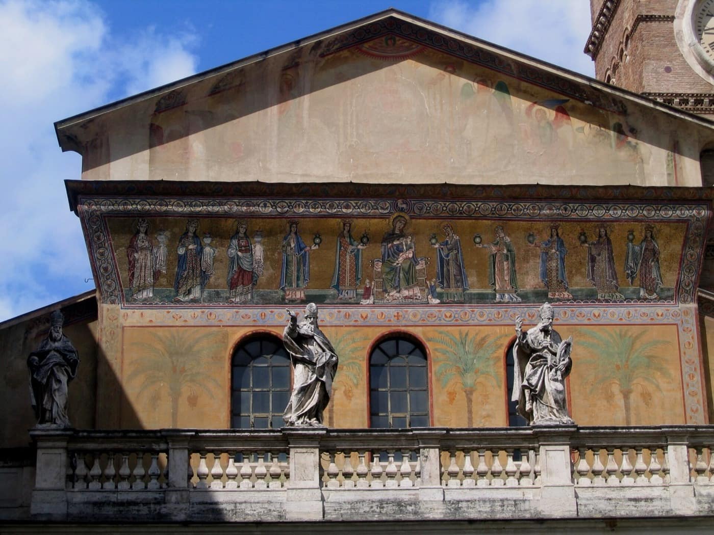 Santa Maria in Trastevere, mosaïques et place.