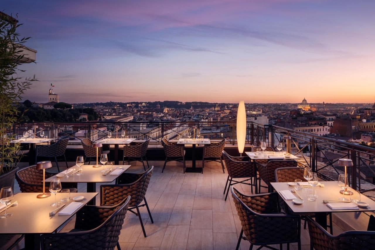 Le restaurant panoramique sur le toit. © Sina Bernini Bristol, Autograph Collection
