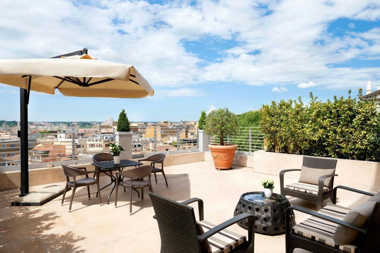 La terrasse-solarium sur le toit. © Sina Bernini Bristol, Autograph Collection