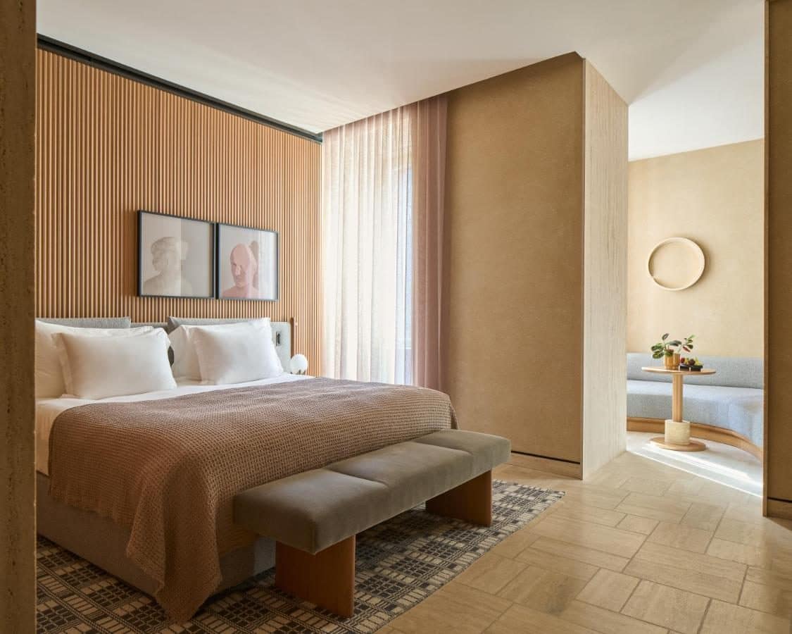 Une chambre, matériaux naturels. © Six Senses Rome