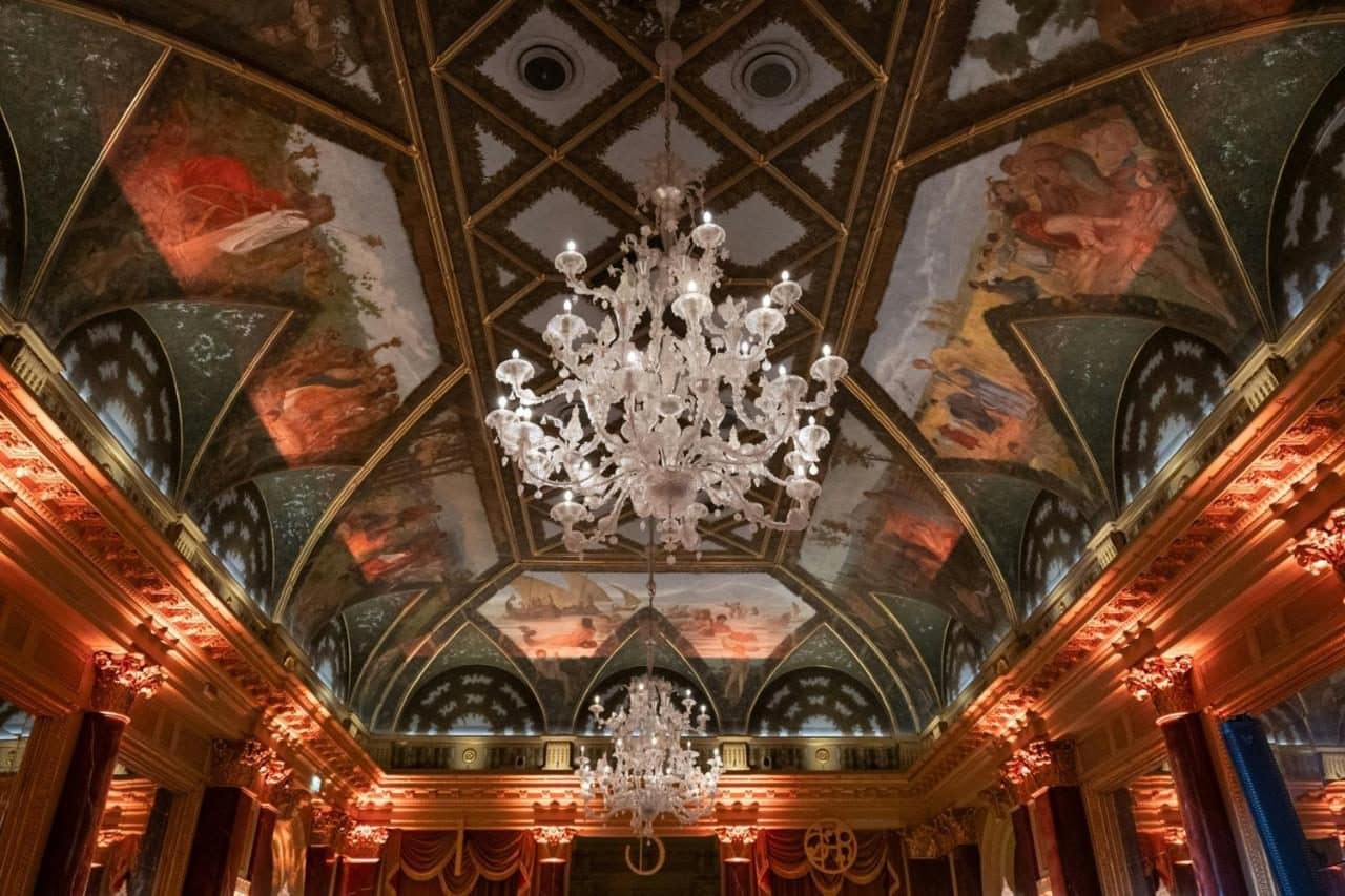 Un plafond à fresques. © The St. Regis Rome