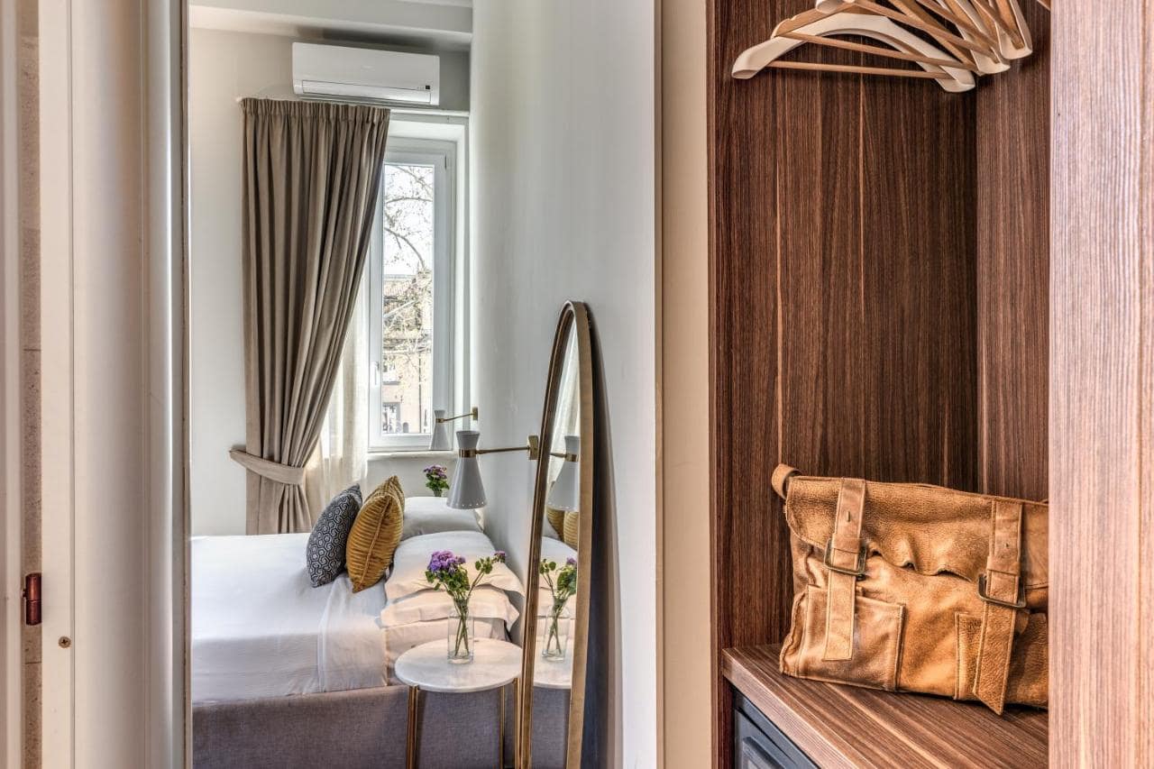 Une chambre et sa salle de bains. © Tree Charme Trilussa