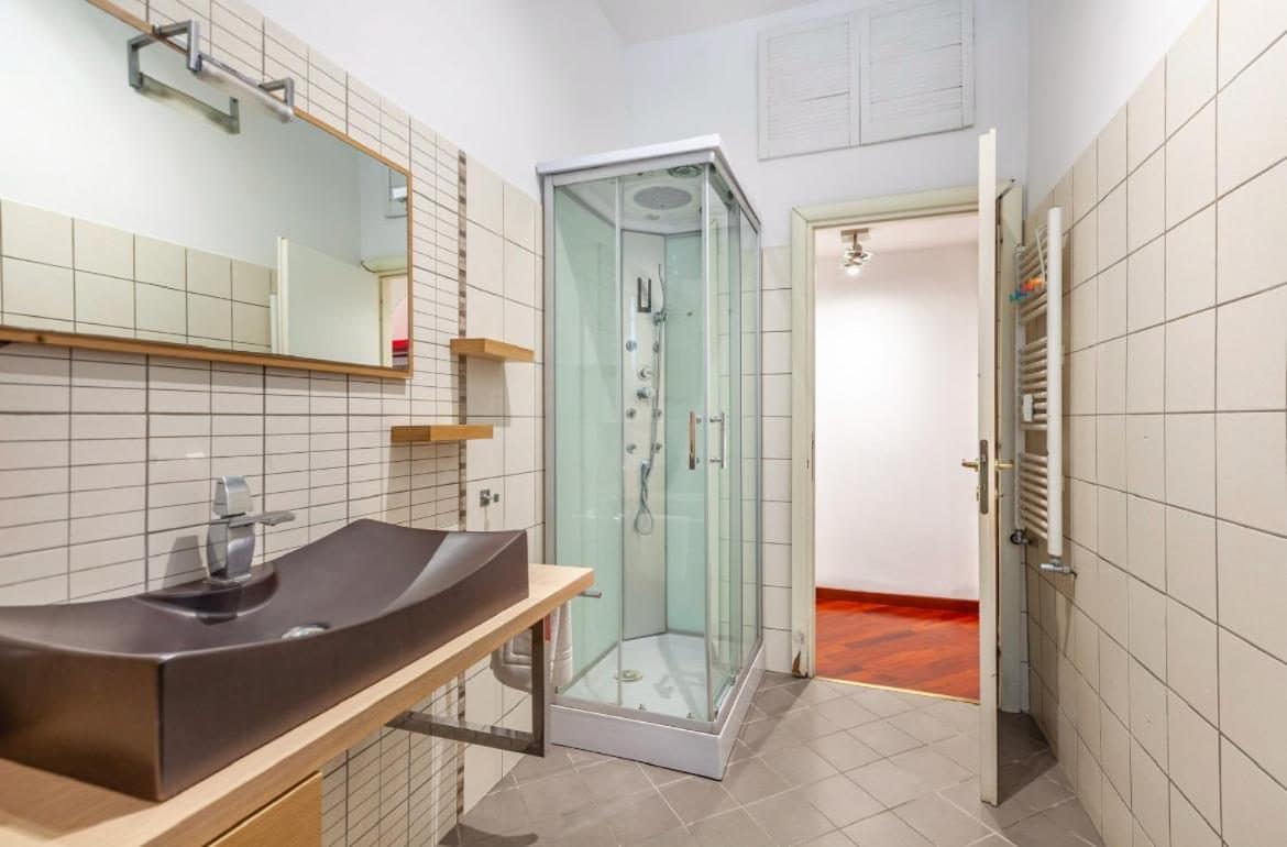 Une salle de bains. © Vacanze Romane con giardino